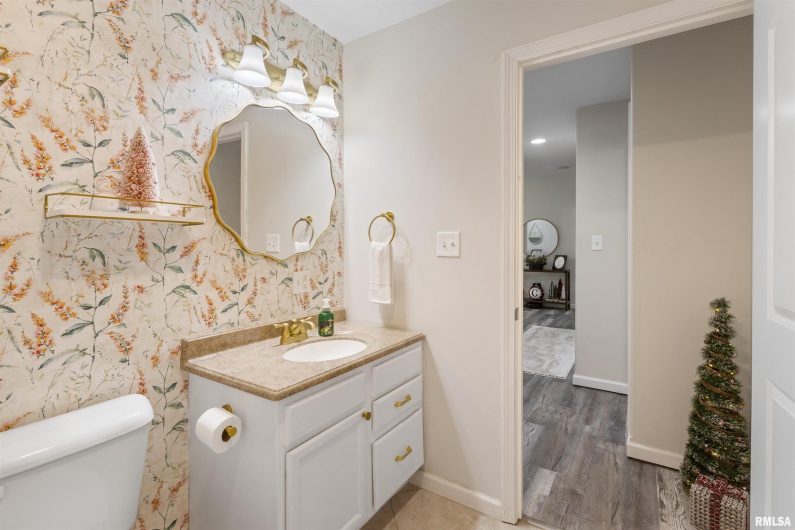 21 BROOKSIDE Lane, DeSoto, Illinois 62924, 3 Bedrooms Bedrooms, 0 ,2 BathroomsBathrooms,Residential,For Sale,BROOKSIDE,0,RMAEB460477