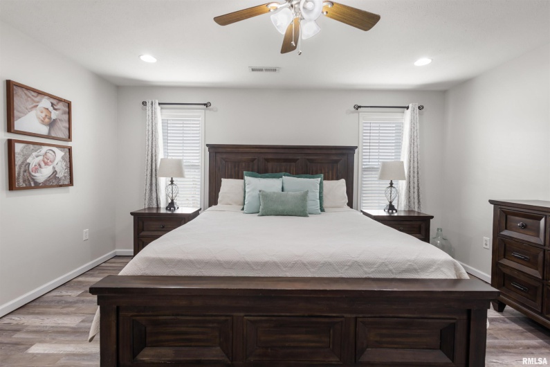 21 BROOKSIDE Lane, DeSoto, Illinois 62924, 3 Bedrooms Bedrooms, 0 ,2 BathroomsBathrooms,Residential,For Sale,BROOKSIDE,0,RMAEB460477