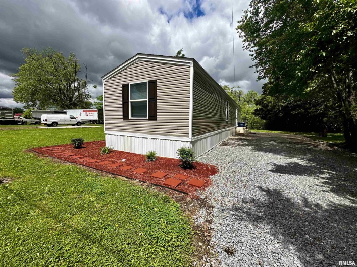 806 & 808 BOYD Street, Eldorado, Illinois 62930, 2 Bedrooms Bedrooms, 0 ,2 BathroomsBathrooms,Residential,For Sale,BOYD,0,RMAQC4269425