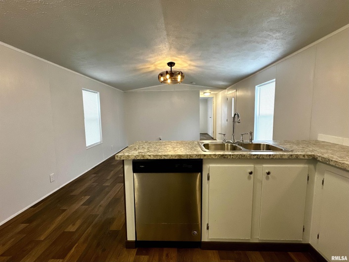 806 & 808 BOYD Street, Eldorado, Illinois 62930, 2 Bedrooms Bedrooms, 0 ,2 BathroomsBathrooms,Residential,For Sale,BOYD,0,RMAQC4269425