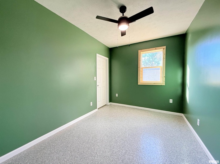 1523 MCKINLEY Street, Harrisburg, Illinois 62946, 1 Bedroom Bedrooms, 0 ,1 BathroomBathrooms,Residential,For Sale,MCKINLEY,0,RMAEB460481