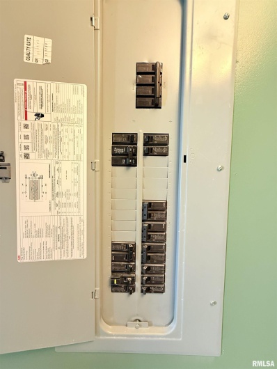 1523 MCKINLEY Street, Harrisburg, Illinois 62946, 1 Bedroom Bedrooms, 0 ,1 BathroomBathrooms,Residential,For Sale,MCKINLEY,0,RMAEB460481