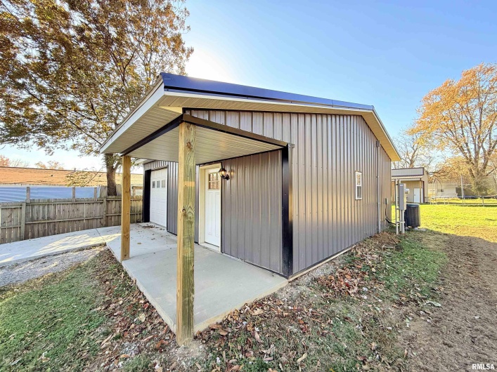 1523 MCKINLEY Street, Harrisburg, Illinois 62946, 1 Bedroom Bedrooms, 0 ,1 BathroomBathrooms,Residential,For Sale,MCKINLEY,0,RMAEB460481