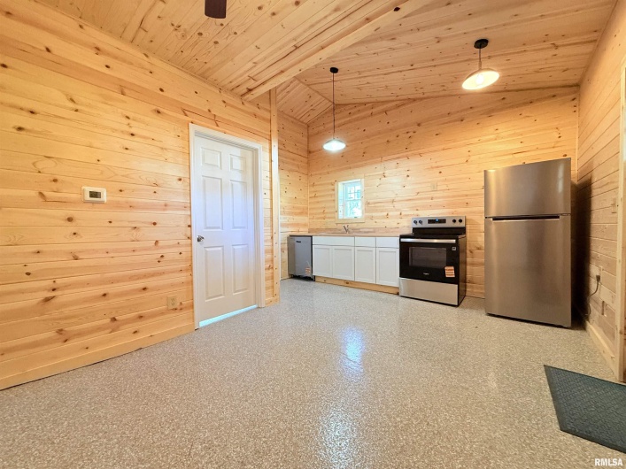 1523 MCKINLEY Street, Harrisburg, Illinois 62946, 1 Bedroom Bedrooms, 0 ,1 BathroomBathrooms,Residential,For Sale,MCKINLEY,0,RMAEB460481