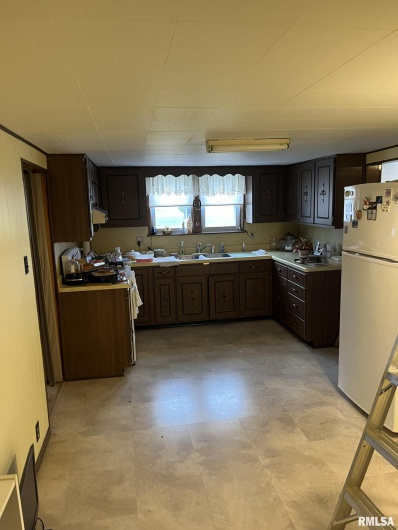 517 Barnett Street, Harrisburg, Illinois 62946, 2 Bedrooms Bedrooms, 0 ,1 BathroomBathrooms,Residential,For Sale,Barnett,0,RMAEB460483