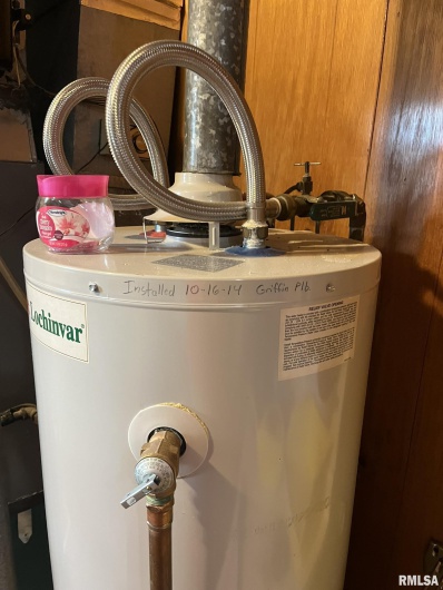 517 Barnett Street, Harrisburg, Illinois 62946, 2 Bedrooms Bedrooms, 0 ,1 BathroomBathrooms,Residential,For Sale,Barnett,0,RMAEB460483