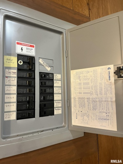 517 Barnett Street, Harrisburg, Illinois 62946, 2 Bedrooms Bedrooms, 0 ,1 BathroomBathrooms,Residential,For Sale,Barnett,0,RMAEB460483