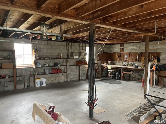 517 Barnett Street, Harrisburg, Illinois 62946, 2 Bedrooms Bedrooms, 0 ,1 BathroomBathrooms,Residential,For Sale,Barnett,0,RMAEB460483