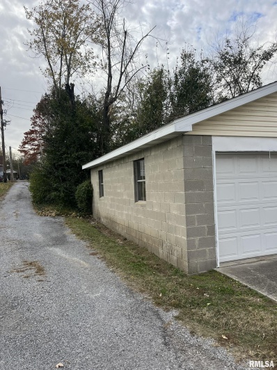 517 Barnett Street, Harrisburg, Illinois 62946, 2 Bedrooms Bedrooms, 0 ,1 BathroomBathrooms,Residential,For Sale,Barnett,0,RMAEB460483