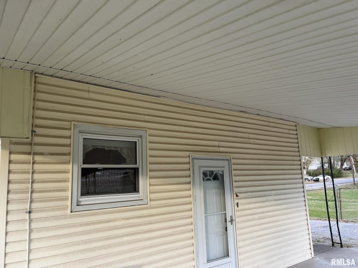 517 Barnett Street, Harrisburg, Illinois 62946, 2 Bedrooms Bedrooms, 0 ,1 BathroomBathrooms,Residential,For Sale,Barnett,0,RMAEB460483