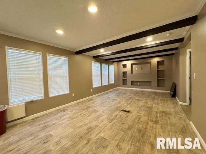 509 MADISON Street, Herrin, Illinois 62948, 3 Bedrooms Bedrooms, 0 ,2 BathroomsBathrooms,Residential,For Sale,MADISON,0,RMAEB460485