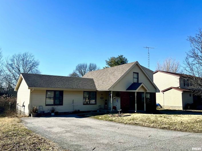 1609 22ND Street, Herrin, Illinois 62948, 0 , 0 ,0,Residential Income,For Sale,22ND,0,RMAEB460490