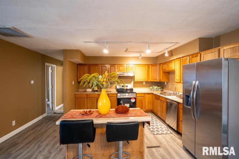 1401 THOMAS Street, Carterville, Illinois 62918, 4 Bedrooms Bedrooms, 0 ,2 BathroomsBathrooms,Residential,For Sale,THOMAS,0,RMAQC4269451