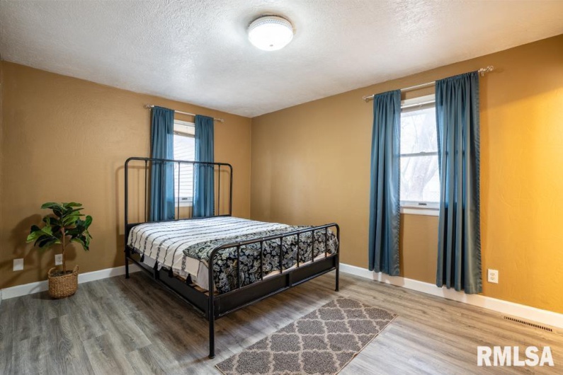 1401 THOMAS Street, Carterville, Illinois 62918, 4 Bedrooms Bedrooms, 0 ,2 BathroomsBathrooms,Residential,For Sale,THOMAS,0,RMAQC4269451