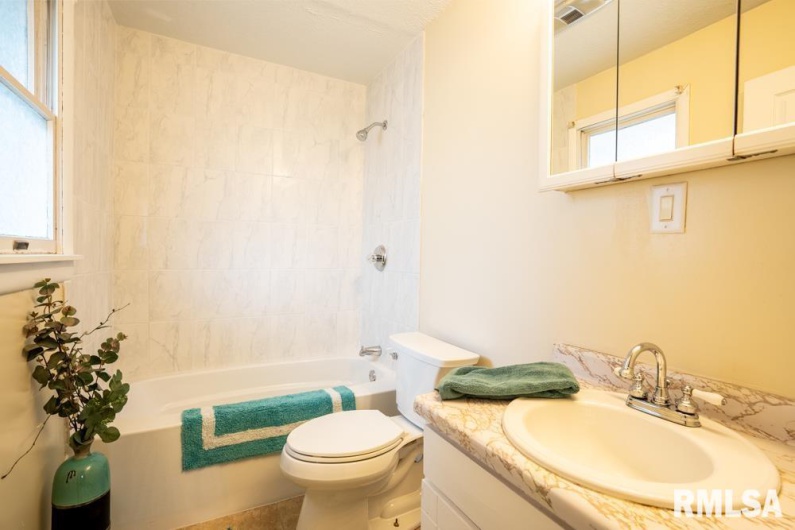 1401 THOMAS Street, Carterville, Illinois 62918, 4 Bedrooms Bedrooms, 0 ,2 BathroomsBathrooms,Residential,For Sale,THOMAS,0,RMAQC4269451