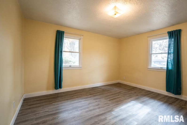 1401 THOMAS Street, Carterville, Illinois 62918, 4 Bedrooms Bedrooms, 0 ,2 BathroomsBathrooms,Residential,For Sale,THOMAS,0,RMAQC4269451