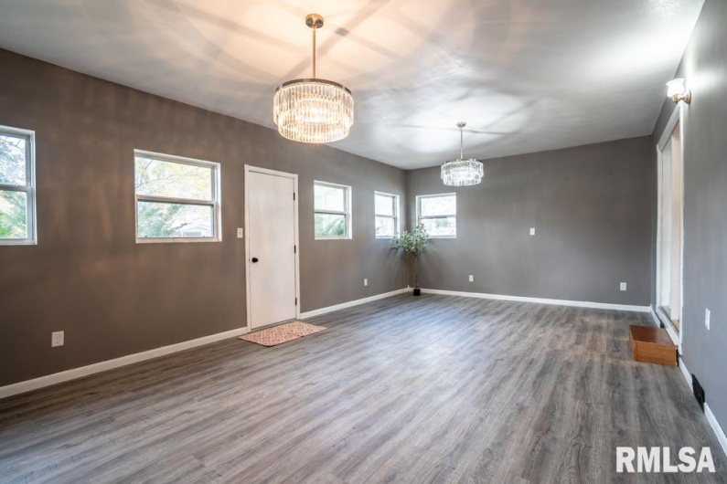 1401 THOMAS Street, Carterville, Illinois 62918, 4 Bedrooms Bedrooms, 0 ,2 BathroomsBathrooms,Residential,For Sale,THOMAS,0,RMAQC4269451