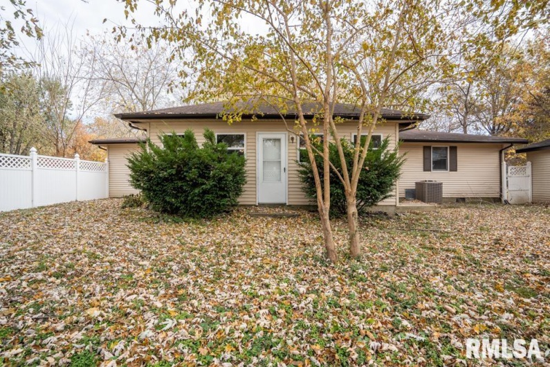 1401 THOMAS Street, Carterville, Illinois 62918, 4 Bedrooms Bedrooms, 0 ,2 BathroomsBathrooms,Residential,For Sale,THOMAS,0,RMAQC4269451