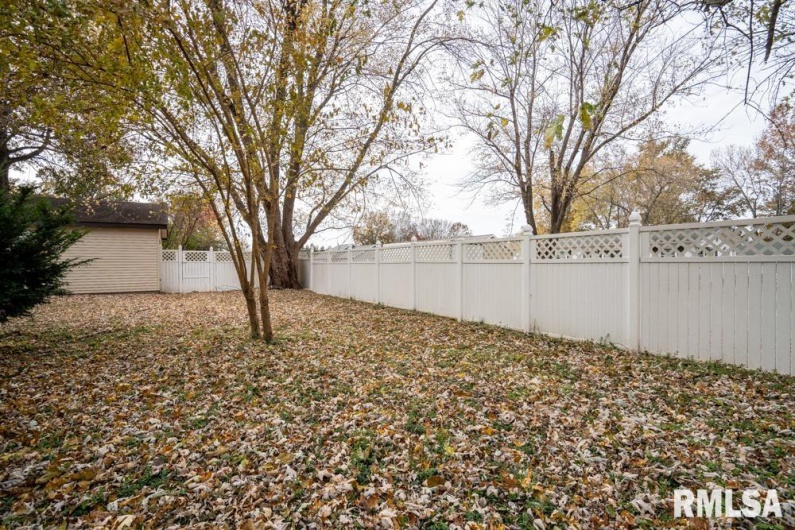 1401 THOMAS Street, Carterville, Illinois 62918, 4 Bedrooms Bedrooms, 0 ,2 BathroomsBathrooms,Residential,For Sale,THOMAS,0,RMAQC4269451