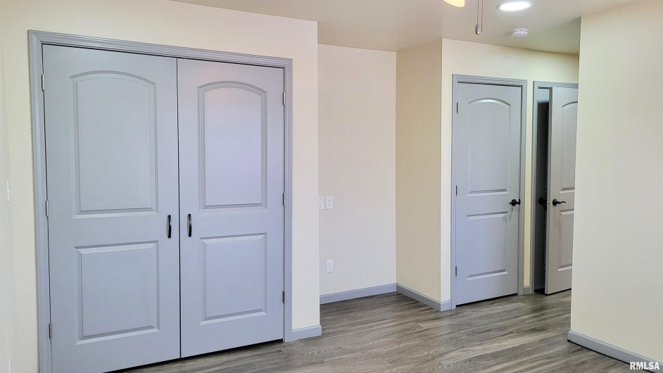 411 HESTER Street, Carbondale, Illinois 62901, 0 , 0 ,0,Residential Income,For Sale,HESTER,0,RMAEB460491