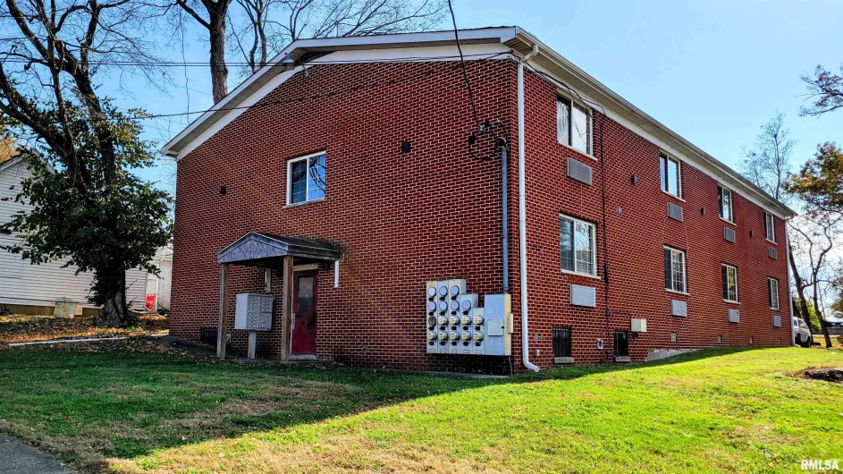 411 HESTER Street, Carbondale, Illinois 62901, 0 , 0 ,0,Residential Income,For Sale,HESTER,0,RMAEB460491