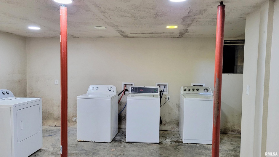 411 HESTER Street, Carbondale, Illinois 62901, 0 , 0 ,0,Residential Income,For Sale,HESTER,0,RMAEB460491