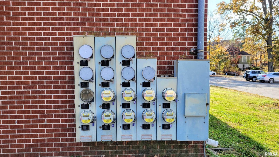 411 HESTER Street, Carbondale, Illinois 62901, 0 , 0 ,0,Residential Income,For Sale,HESTER,0,RMAEB460491