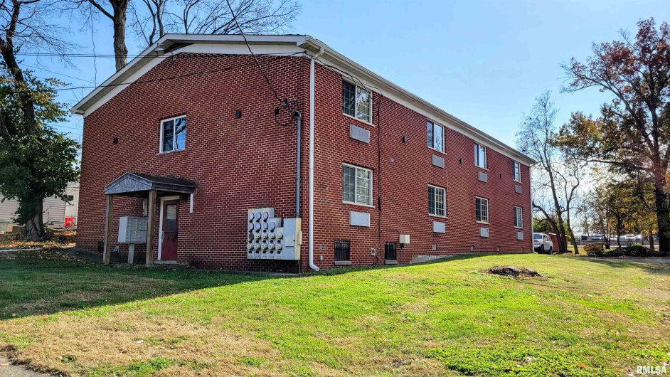 411 HESTER Street, Carbondale, Illinois 62901, 0 , 0 ,0,Residential Income,For Sale,HESTER,0,RMAEB460491