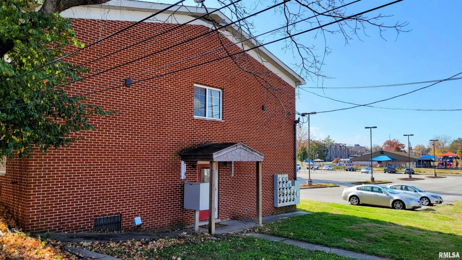 411 HESTER Street, Carbondale, Illinois 62901, 0 , 0 ,0,Residential Income,For Sale,HESTER,0,RMAEB460491