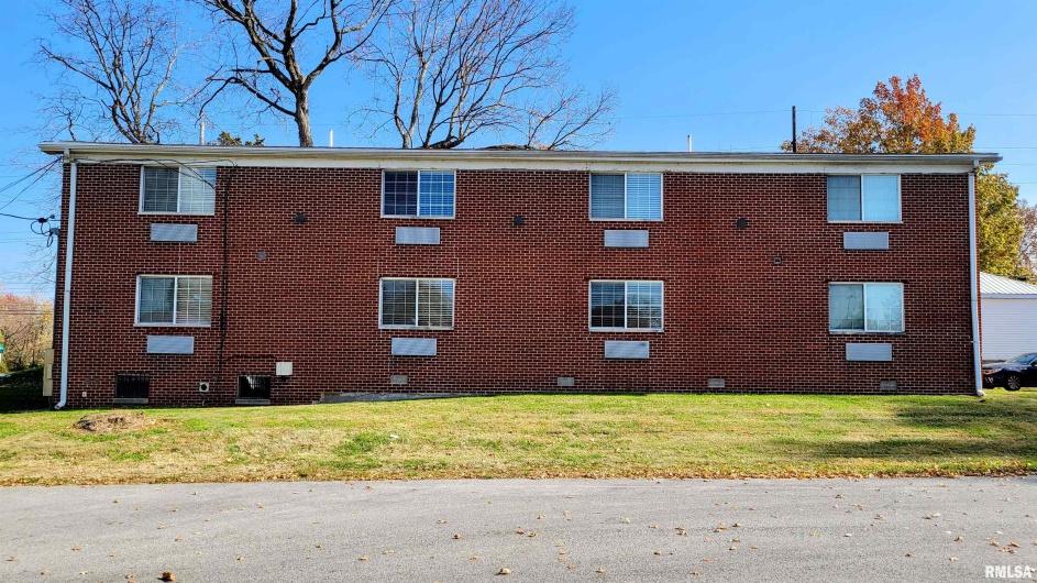 411 HESTER Street, Carbondale, Illinois 62901, 0 , 0 ,0,Residential Income,For Sale,HESTER,0,RMAEB460491