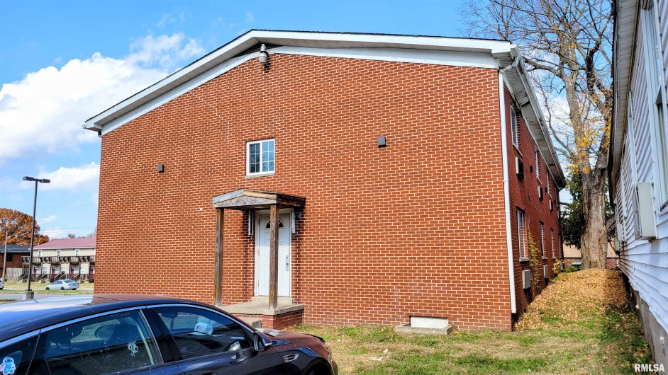411 HESTER Street, Carbondale, Illinois 62901, 0 , 0 ,0,Residential Income,For Sale,HESTER,0,RMAEB460491