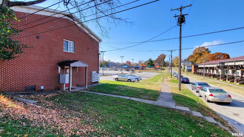 411 HESTER Street, Carbondale, Illinois 62901, 0 , 0 ,0,Residential Income,For Sale,HESTER,0,RMAEB460491