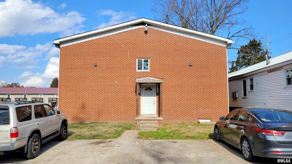 411 HESTER Street, Carbondale, Illinois 62901, 0 , 0 ,0,Residential Income,For Sale,HESTER,0,RMAEB460491