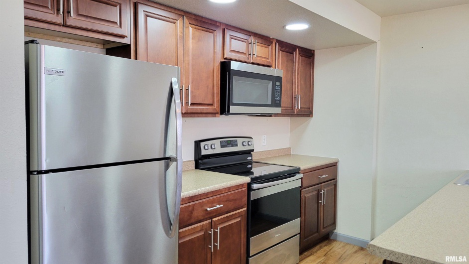 411 HESTER Street, Carbondale, Illinois 62901, 0 , 0 ,0,Residential Income,For Sale,HESTER,0,RMAEB460491