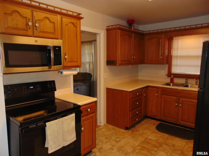 936 22ND Street, Murphysboro, Illinois 62966, 3 Bedrooms Bedrooms, 0 ,1 BathroomBathrooms,Residential,For Sale,22ND,0,RMAEB460459