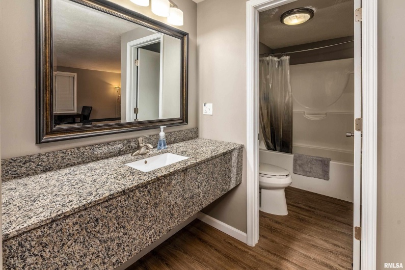 18967 Highway 51, Elkville, Illinois 62932, 0 , 0 ,0,Commercial Sale,For Sale,Highway 51,0,RMAEB460494