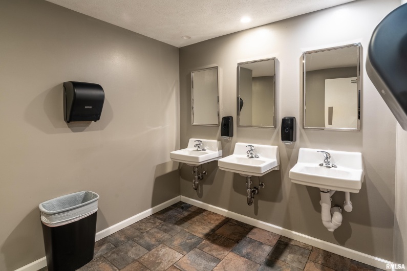 18967 Highway 51, Elkville, Illinois 62932, 0 , 0 ,0,Commercial Sale,For Sale,Highway 51,0,RMAEB460494