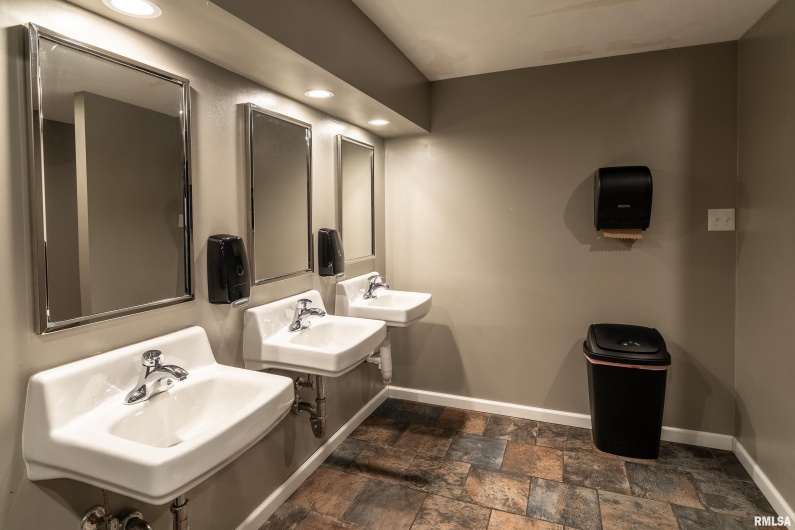 18967 Highway 51, Elkville, Illinois 62932, 0 , 0 ,0,Commercial Sale,For Sale,Highway 51,0,RMAEB460494