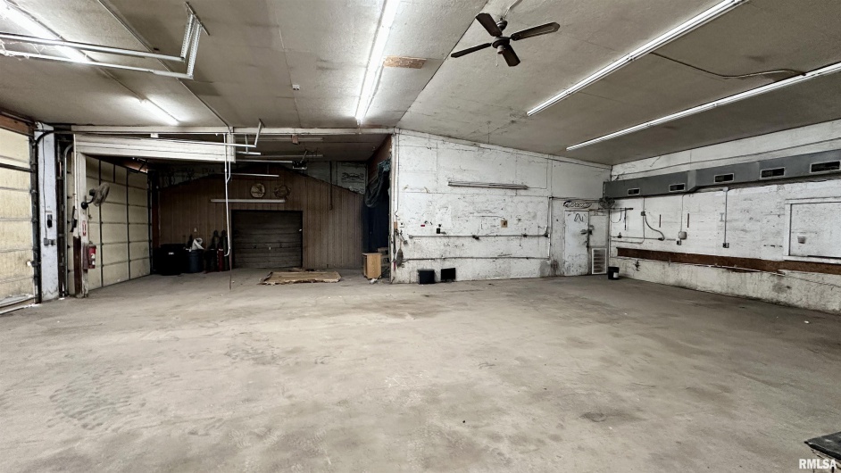 1421 MAIN Street, Harrisburg, Illinois 62946, 0 , 0 ,0,Commercial Sale,For Sale,MAIN,0,RMAEB460496