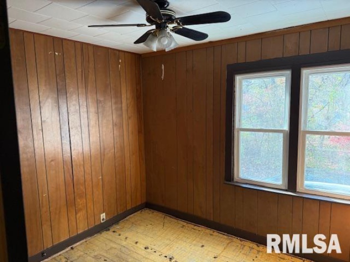 601 WILLOW Street, Carbondale, Illinois 62901, 2 Bedrooms Bedrooms, 0 ,1 BathroomBathrooms,Residential,For Sale,WILLOW,0,RMAEB460501