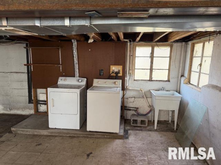 601 WILLOW Street, Carbondale, Illinois 62901, 2 Bedrooms Bedrooms, 0 ,1 BathroomBathrooms,Residential,For Sale,WILLOW,0,RMAEB460501