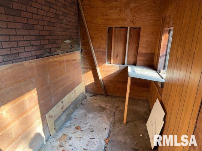 601 WILLOW Street, Carbondale, Illinois 62901, 2 Bedrooms Bedrooms, 0 ,1 BathroomBathrooms,Residential,For Sale,WILLOW,0,RMAEB460501