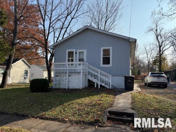 601 WILLOW Street, Carbondale, Illinois 62901, 2 Bedrooms Bedrooms, 0 ,1 BathroomBathrooms,Residential,For Sale,WILLOW,0,RMAEB460501