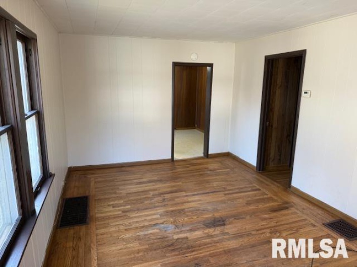 601 WILLOW Street, Carbondale, Illinois 62901, 2 Bedrooms Bedrooms, 0 ,1 BathroomBathrooms,Residential,For Sale,WILLOW,0,RMAEB460501