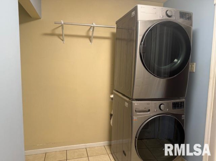 10843 Illinois Steel Road, Johnston City, Illinois 62951, 2 Bedrooms Bedrooms, 0 ,2 BathroomsBathrooms,Residential,For Sale,Illinois Steel,0,RMAEB460055