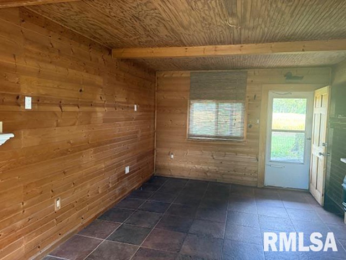 10843 Illinois Steel Road, Johnston City, Illinois 62951, 2 Bedrooms Bedrooms, 0 ,2 BathroomsBathrooms,Residential,For Sale,Illinois Steel,0,RMAEB460055