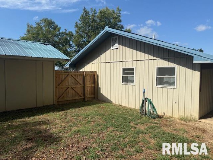 10843 Illinois Steel Road, Johnston City, Illinois 62951, 2 Bedrooms Bedrooms, 0 ,2 BathroomsBathrooms,Residential,For Sale,Illinois Steel,0,RMAEB460055