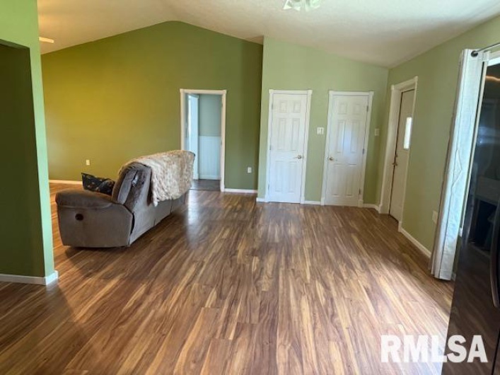 10843 Illinois Steel Road, Johnston City, Illinois 62951, 2 Bedrooms Bedrooms, 0 ,2 BathroomsBathrooms,Residential,For Sale,Illinois Steel,0,RMAEB460055