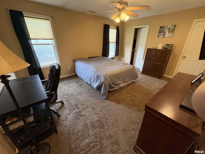 5626 Silver Fox Drive, Carterville, Illinois 62918, 3 Bedrooms Bedrooms, 0 ,2 BathroomsBathrooms,Residential,For Sale,Silver Fox,0,RMAQC4267195