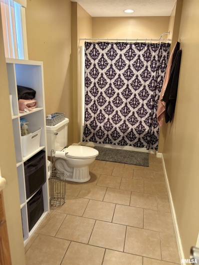 5626 Silver Fox Drive, Carterville, Illinois 62918, 3 Bedrooms Bedrooms, 0 ,2 BathroomsBathrooms,Residential,For Sale,Silver Fox,0,RMAQC4267195